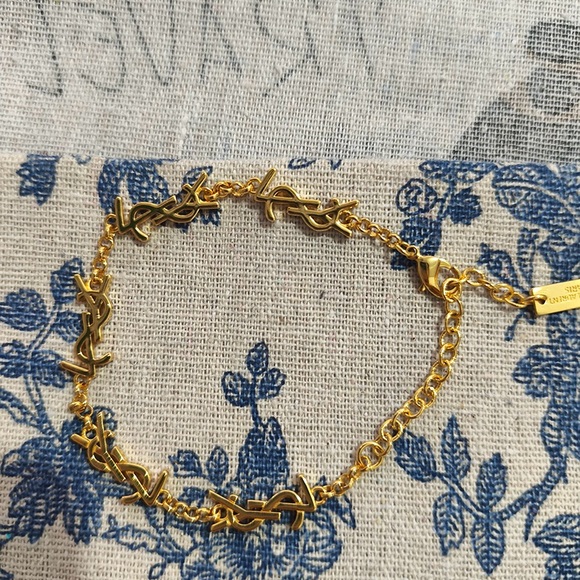 Yves Saint Laurent Intertwined Logo Gold Chain Bracelet - Picture 2 of 6